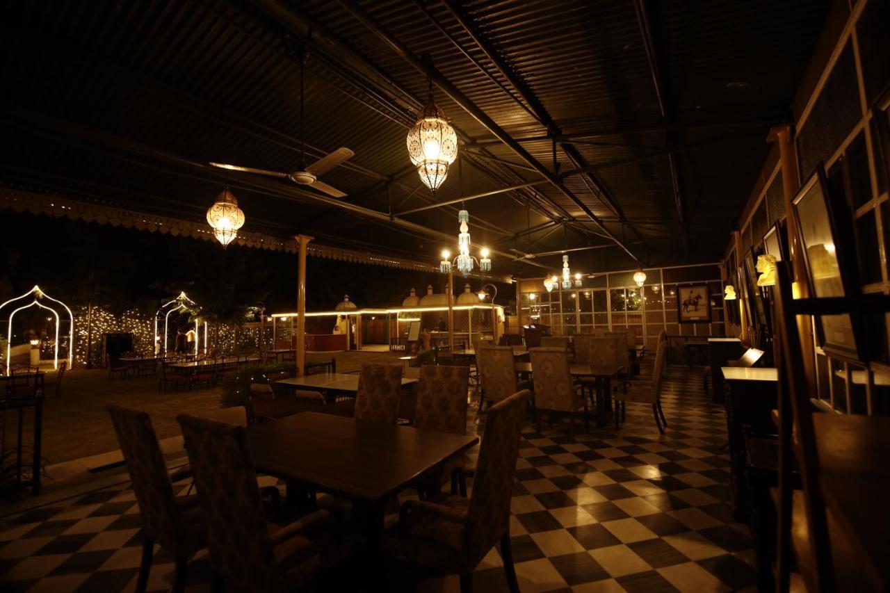 Hotel Narain Niwas Palace Джайпур Екстериор снимка