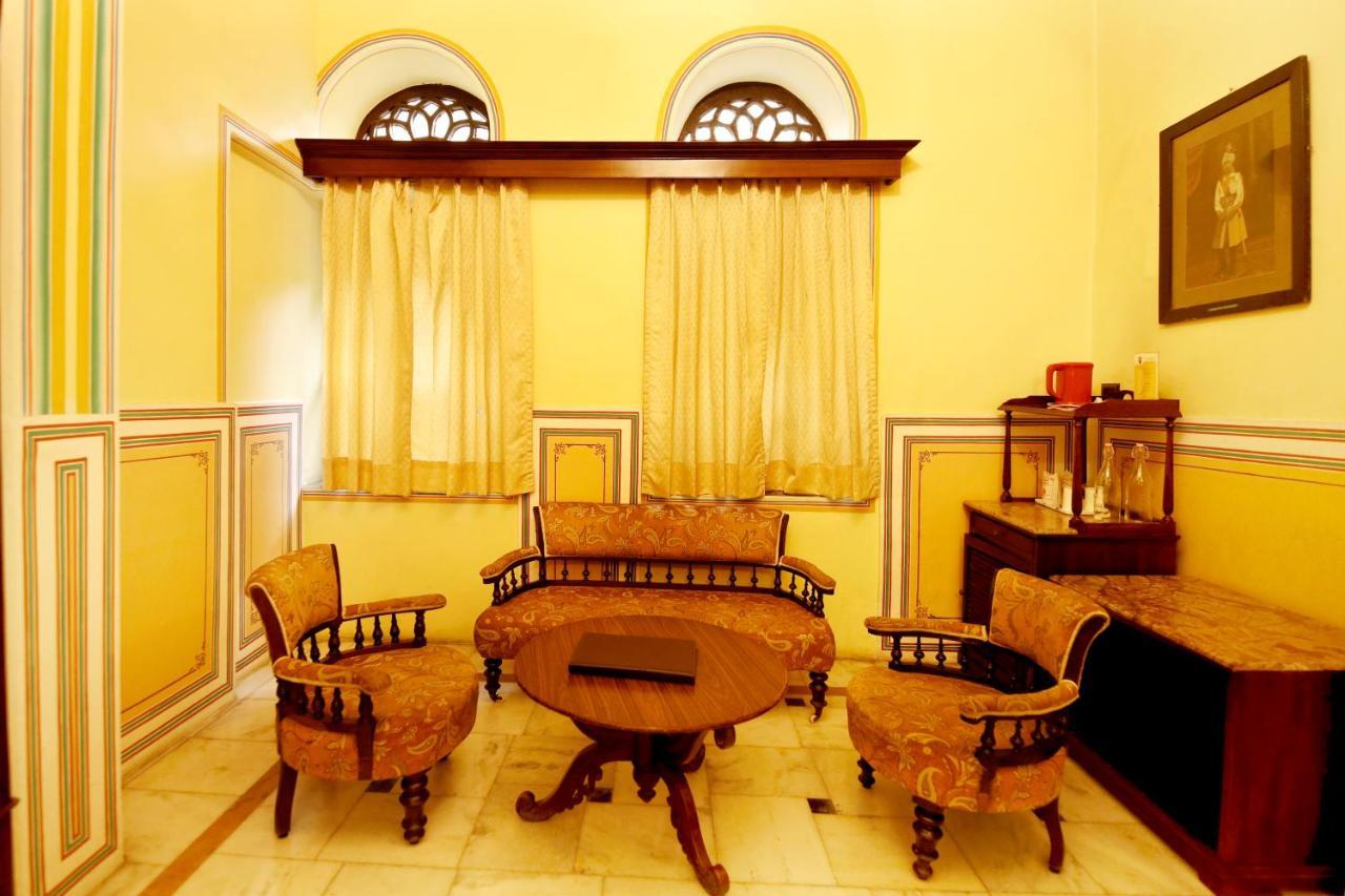Hotel Narain Niwas Palace Джайпур Екстериор снимка